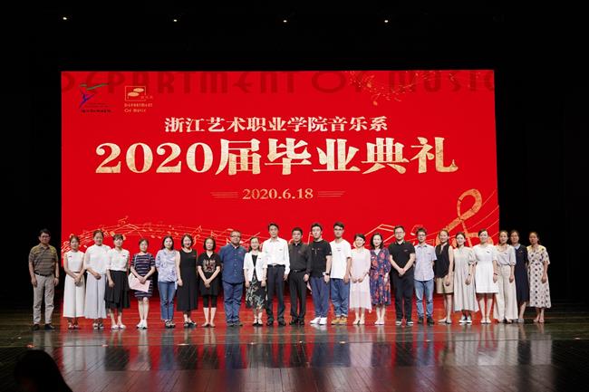 合影留念.jpg 合影留念.jpg